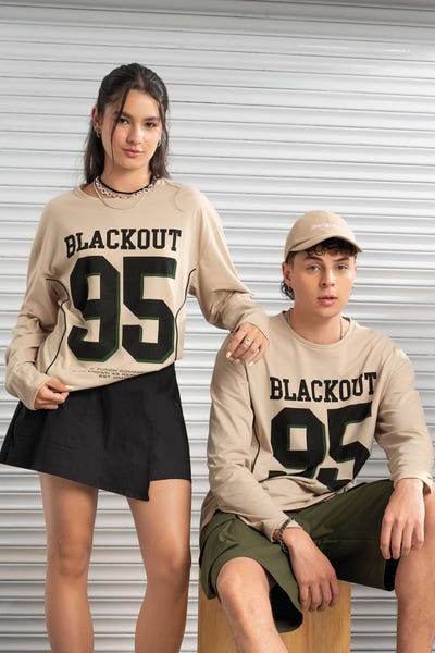 CAMISETA MANGA LARGA CUELLO REDONDO Marfil